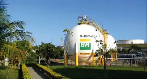 A energia nuclear cresce no mundo, liderada pela China, enquanto o Ocidente avança lentamente em novos reatores.