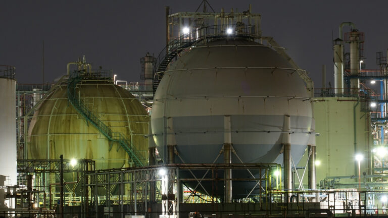 ANP discute gás release para reduzir concentração e ampliar concorrência no mercado brasileiro de gás natural.